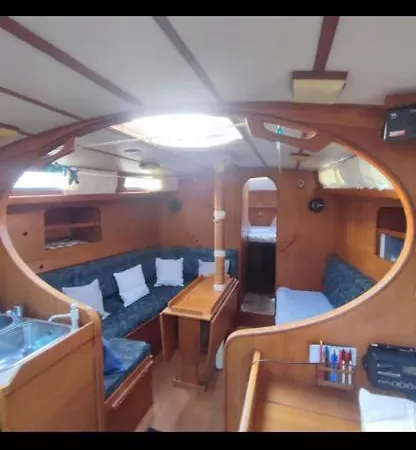 Botel Chez Will *